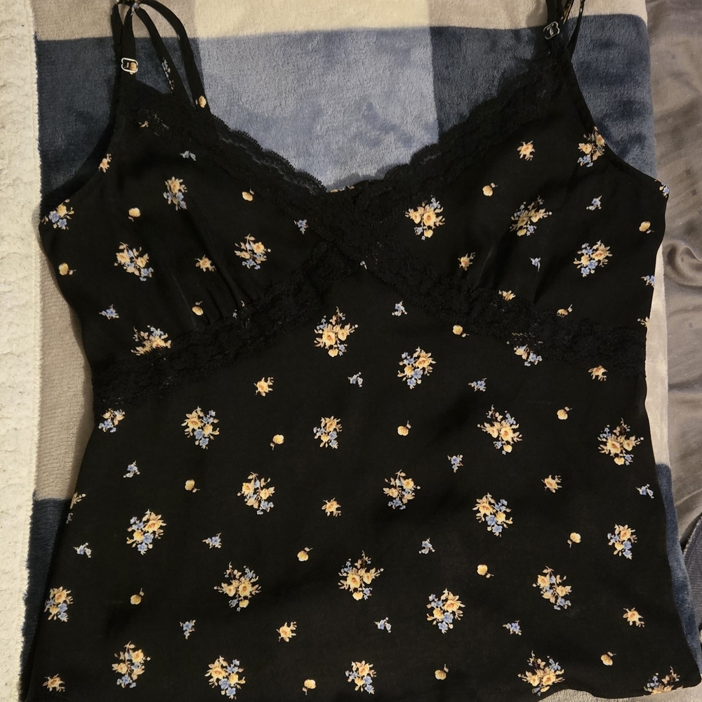 Forever 21 S Black Floral Camisole with Lace Trim